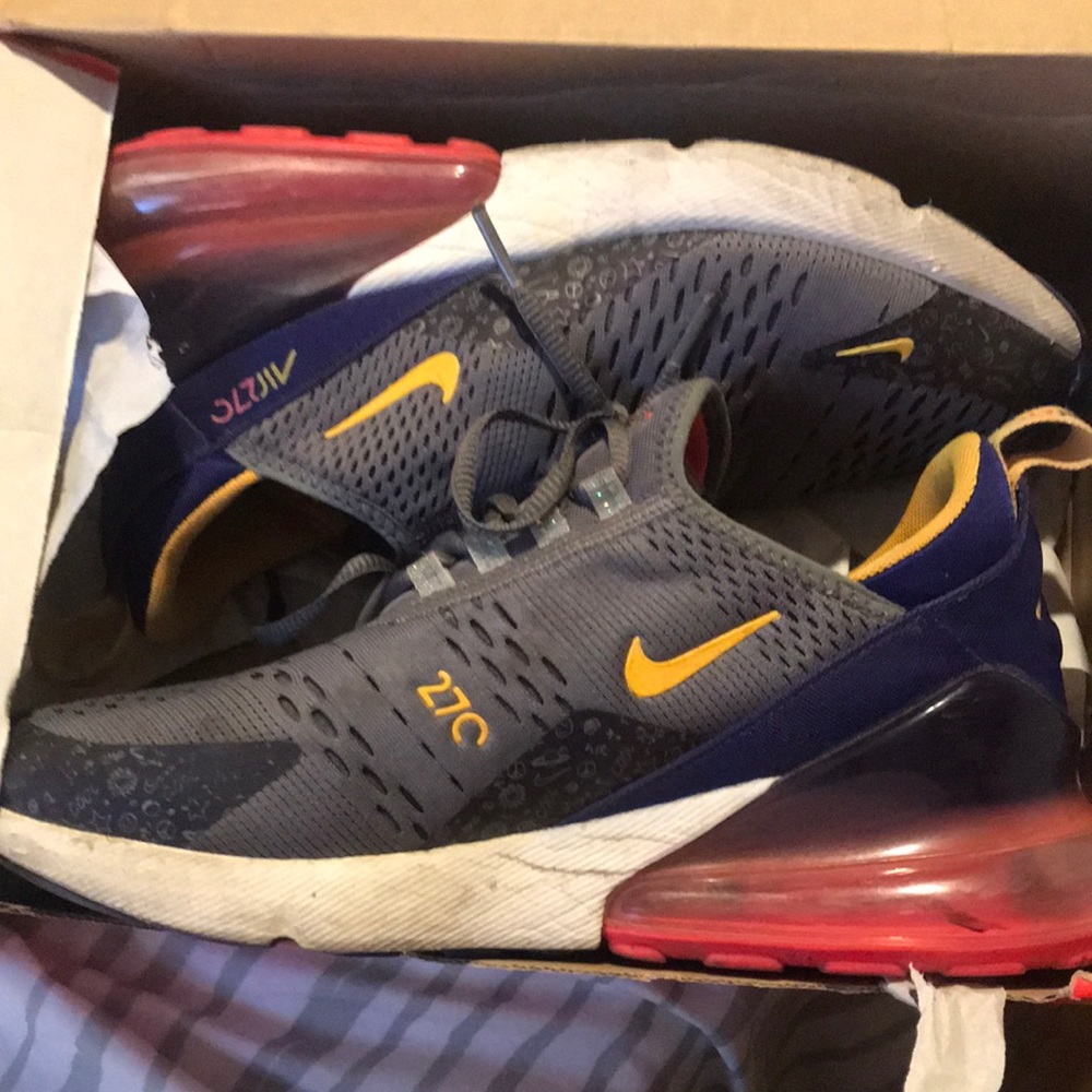 Nike 270